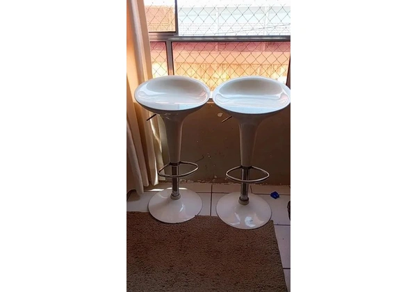 Bancos para balcão sala ou cozinha