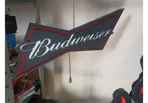 Letreiro luminoso novo Budweiser