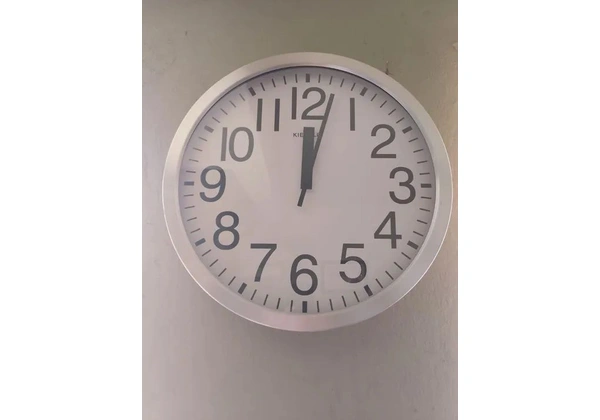 Relógio de parede grande kienzle