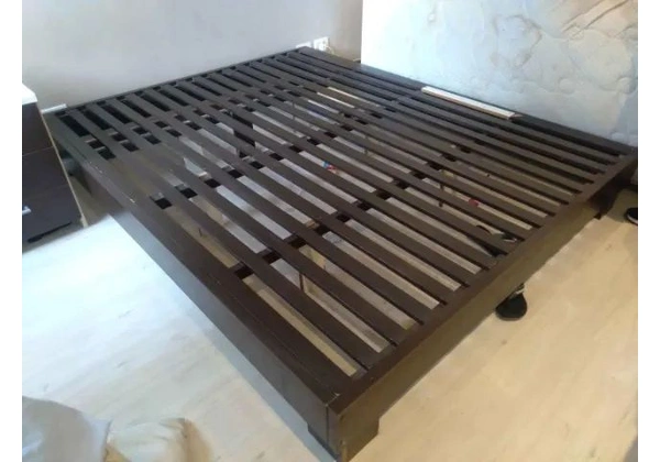 Cama Queen em Madeira Marrom 27 cm x 166 cm x 206 cm
