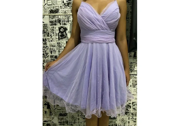 Vestido roxo curto de festa