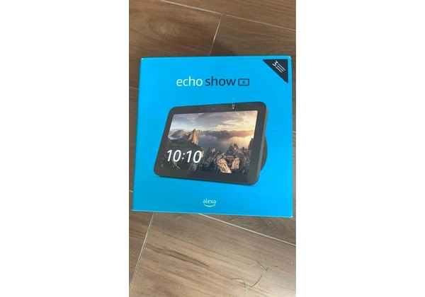 Echo Show 8 (3° geração-ultima)-NOVO, comprado EUA