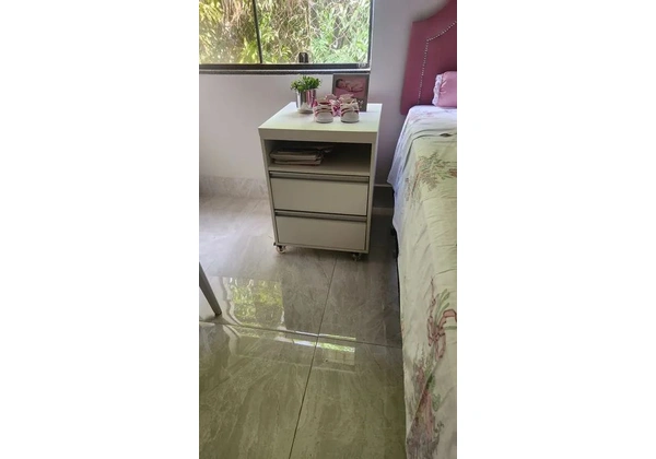Mesa de cabeceira
