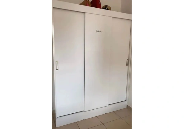 Guarda roupa 3 Portas 2 Gavetas