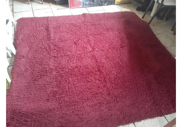 Tapete Peludo Vermelho