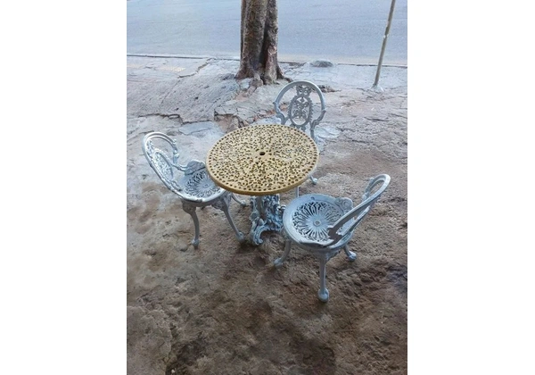 Conjunto de Mesa e Cadeiras de Ferro - Estilo Vintage