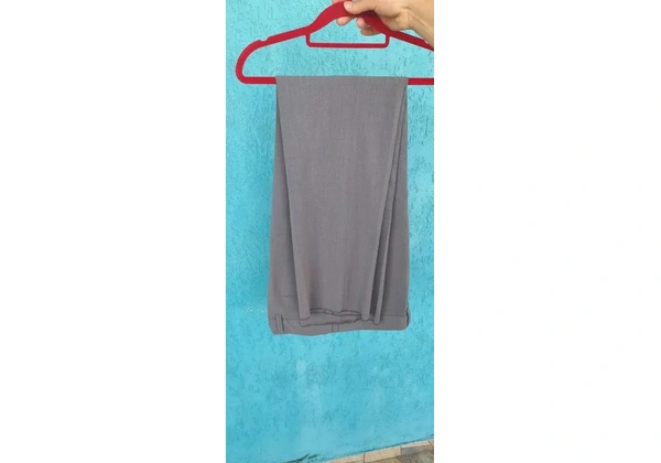 Calça social nova