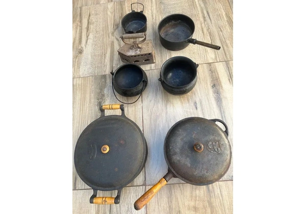 Jogo de Panelas de Ferro Fundido Antigo