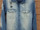 Camisa Jeans Destroyed com Detalhes em Strass