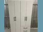 Roupeiro 4 Portas com Gavetas