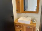 Balcão de banheiro em madeira maciça