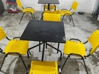 Vendo 3 mesas e 12 cadeiras plásticas, estrutura em aço galvanizado