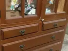 Vendo Armário de madeira maciça.