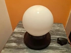 Luminária de mesa ou teto com cúpula opalina redonda