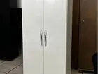Armário com rodinhas