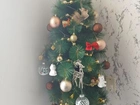 Vendo árvore de Natal completa.