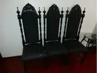 Mesa de vidro com base laqueado e 5 cadeiras no estilo Provençal laqueadas