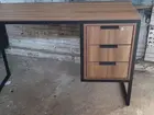 Escrivaninha estilo industrial