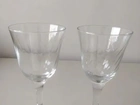 Duas taças de vidro para vinho/água