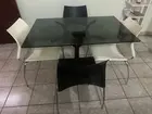 Mesa de vidro com 4 cadeiras