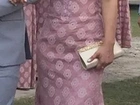 Maravilhoso vestido de festa, todo em renda e novíssimo. A cor é rosa seco e fica lindo!