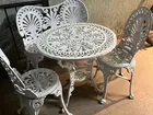 mesa de ferro com cadeiras para jardim