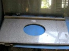 Pia de granito Marrom 120 x 57cm frontão de 5cm e cuba oval
