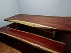 Mesa de madeira rústica em Araguari
