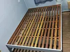 Cama casal madeira de demolição.