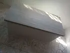 Baú bege e branco