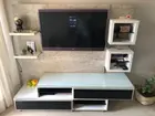 Home com painel e rodinhas