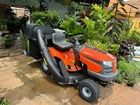 Trator corta grama Husqvarna TS 142 com coletor
