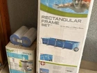 Piscina Intex retangular com bomba e filtros