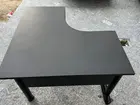 Mesinha de escritório preta bem conservada
