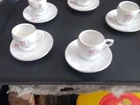 5 xícaras com borda dourada
