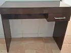 Escrivaninha em MDF, com gaveta