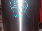 Lixeira de aço inox.