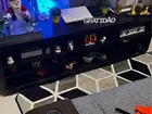 Rack preto luxo com rodinhas