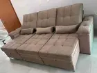Sofá retrátil reclinável bege