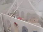 Berço com mosquiteiro e colchão