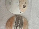 Pratos de parede com pinturas rupestres