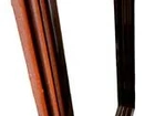 Espelho com moldura de madeira
