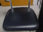 03 Banquetas pretas e 01 vermelha