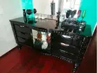 Buffet Provençal laqueado com espelhos e gavetas