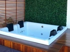 Spa com Hidromassagem Quadrado de 4 lugares (jacuzzi, Ofurô, banheira) completo.