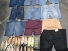 Calças jeans e rasteirinhas