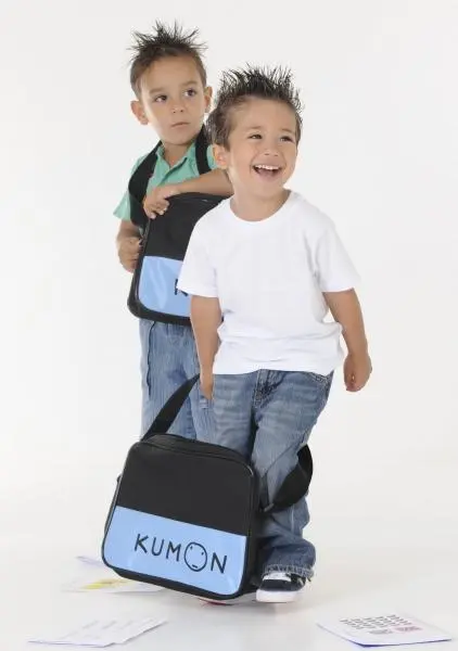 KUMON JARDIM LUNA - MATEMÁTICA E PORTUGUÊS