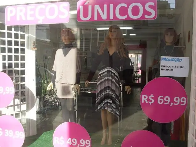 Vendo loja de roupa feminina - Brooklin - ponto comercial com instalações