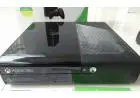 Xbox 360 E em ótimo estado. Destravado